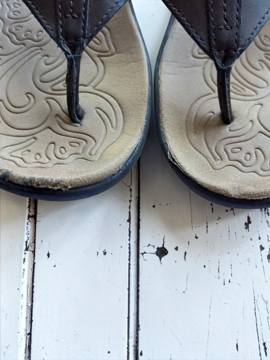 b.o.c Born Concept Brown Leather Flip Flop Sandals Womens Size 7M Comfort Floral - Picture 4 of 6